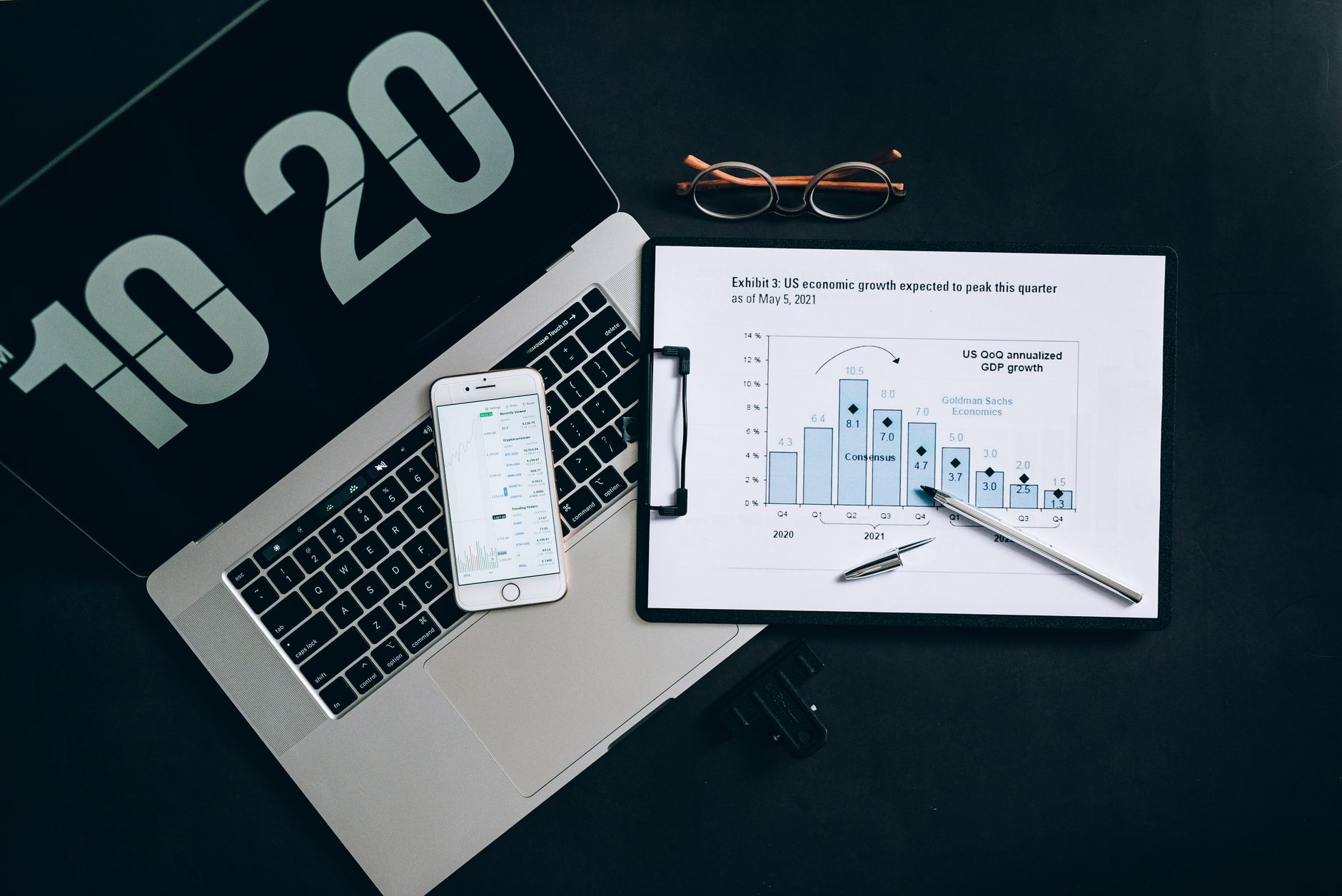 Ilustracja: Jak analizować ruch w Google Analytics 4 — praktyczny p Jak analizować ruch w Google Analytics 4 — praktyczny przewodnik - zdjecie w tresci
