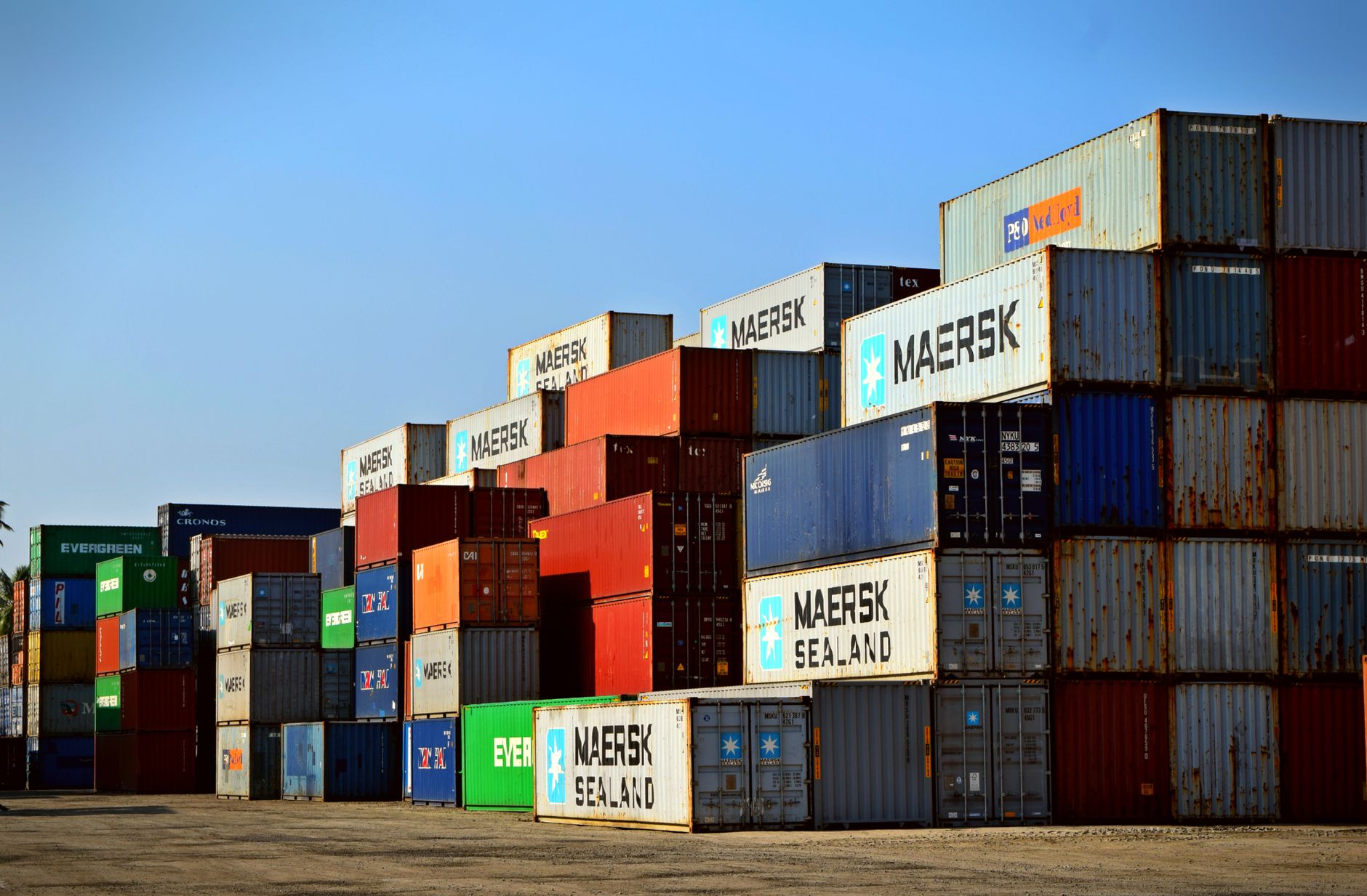 Kontener Docker dla aplikacji: od obrazu do produkcji - zdjecie w tresci